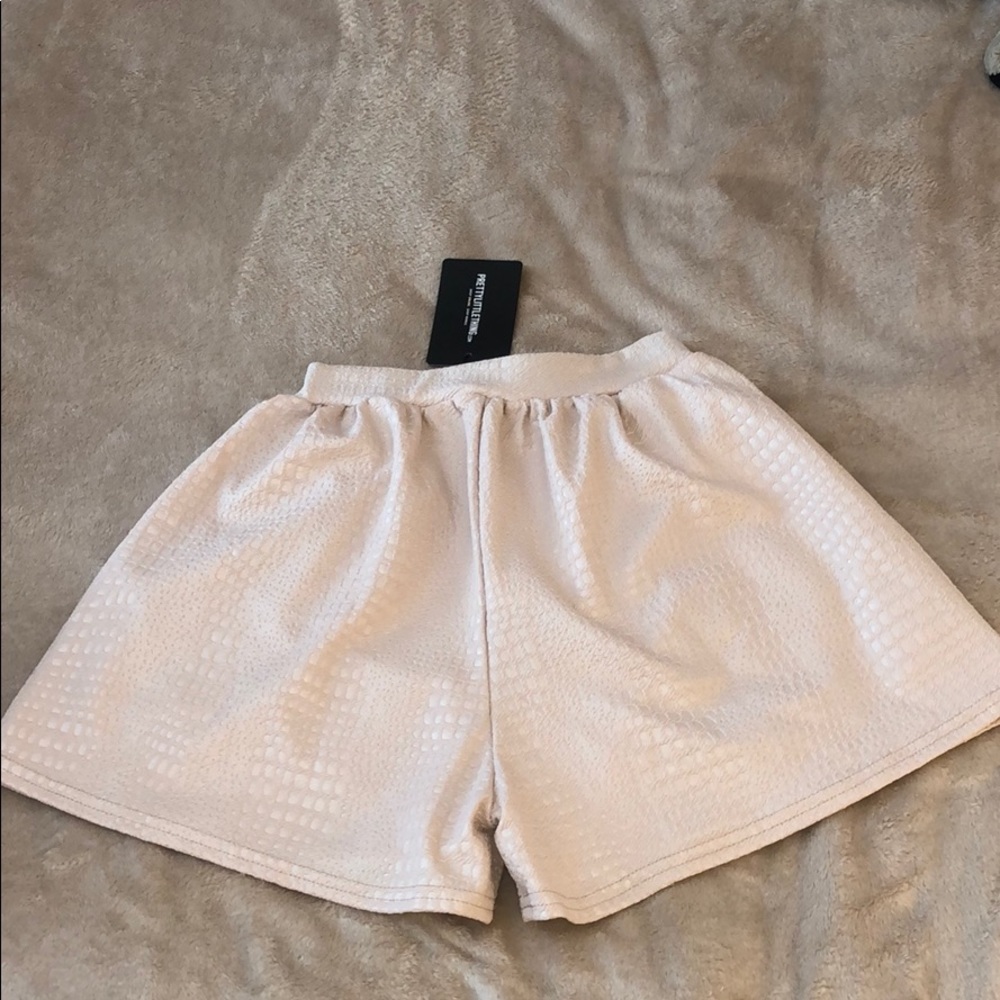 NWT Cream Croc Shorts - Picture 3 of 5